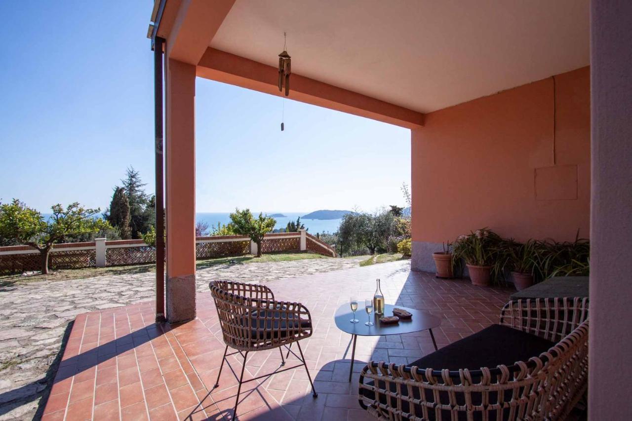 La Camelia Bianca B&B Lerici Bagian luar foto
