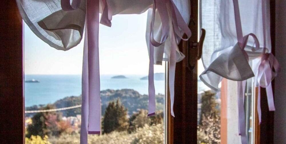 La Camelia Bianca B&B Lerici Bagian luar foto
